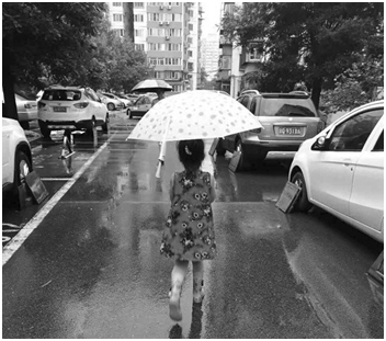 兒（ér）童（tóng）傘