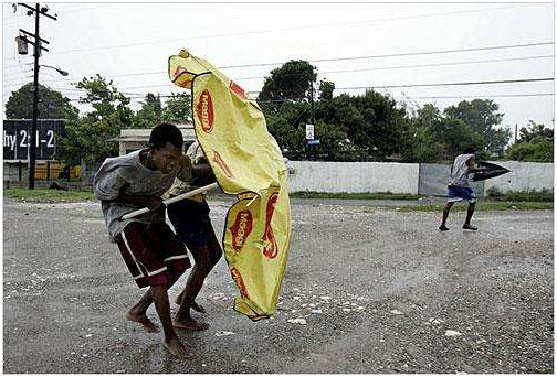 以前（qián）打傘畫麵